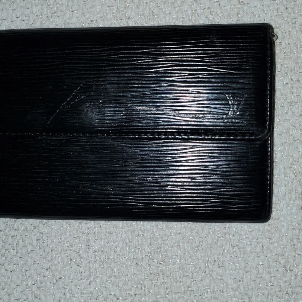 Louis Vuitton Epi Leather Sarah Long Wallet
